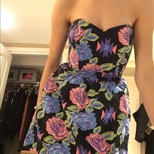 Size 0 Talula floral pattern dress from Aritzia